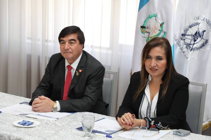 El presidente de la Corte Suprema, Teódulo Cifuentes, y la magistrada Claudia Paredes. Foto La Hora: Organismo Judicial.