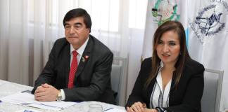El presidente de la Corte Suprema, Teódulo Cifuentes, y la magistrada Claudia Paredes. Foto La Hora: Organismo Judicial.
