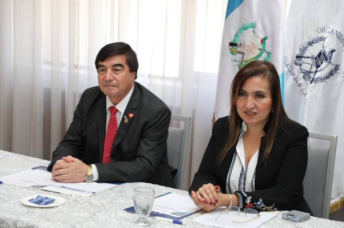 El presidente de la Corte Suprema, Teódulo Cifuentes, y la magistrada Claudia Paredes. Foto La Hora: Organismo Judicial.