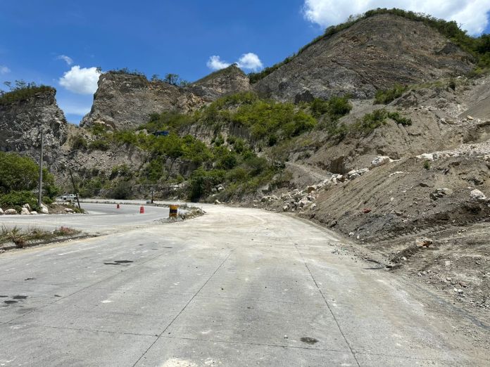 CIV habilita paso en el km. 65 ruta al Atlántico tras derrumbe