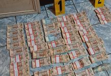 Más de Q200 mil localizados en allanamiento en Izabal. Foto La Hora: MP