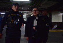 El Juzgado Quinto Penal suspendió la audiencia en la que se ordenaría la prisión preventiva en contra de Melvin Quijivix. Foto La Hora: Daniel Ramírez