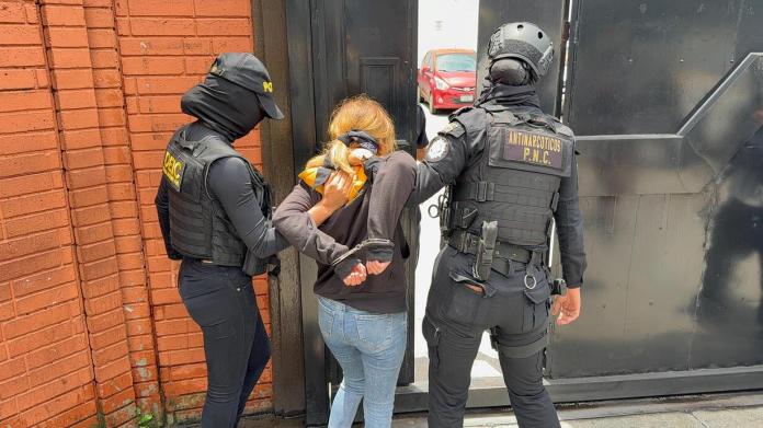 Recapturan a mujer vinculada a estructura criminal en Chinautla.