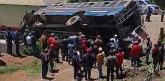 Bus extraurbano sufre accidente vial en Huehuetenango