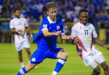 FESFUT recibe sanción de FIFA por discriminación durante partido contra Surinam