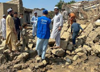 Al menos 600 personas han muerto y unas 2.000 han resultado heridas después de que un fuerte terremoto de magnitud 6,0. Foto La Hora: EFE.