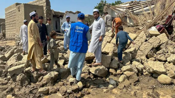 Un terremoto de magnitud 6,0 deja al menos 600 muertos en el este de Afganistán Al menos 600 personas han muerto y unas 2.000 han resultado heridas después de que un fuerte terremoto de magnitud 6,0. Foto La Hora: EFE.