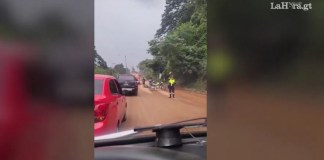 Conductores reportan deslizamiento de tierra en Carretera a El Salvador que complica la movilidad