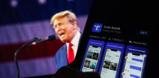 Fotografía ilustración de archivo del presidente Donald Trump y su plataforma Truth Social. Foto La Hora: EFE.