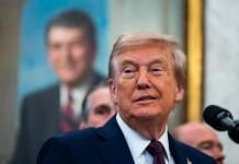 El presidente de Estados Unidos, Donald Trump, señaló este martes a su homólogo chino, Xi Jinping, de "conspirar". Foto La Hora: EFE.