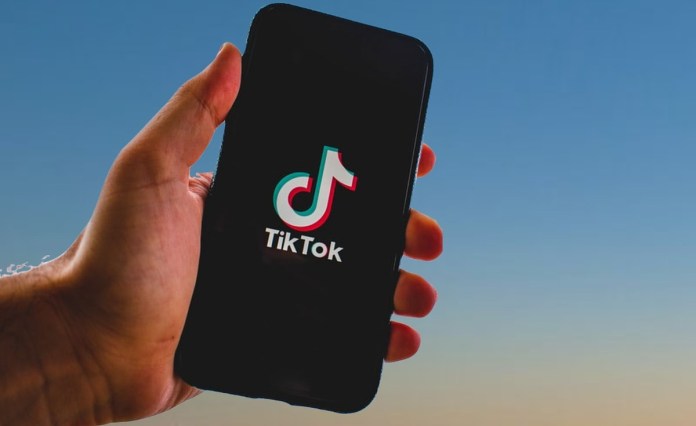 Trump por concretar acuerdo con China para que EE. UU. tenga control de Tik Tok