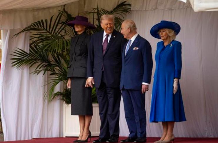 El rey Carlos III de Gran Bretaña recibe al presidente estadounidense Trump durante una visita de Estado. Foto: La Hora: EFE