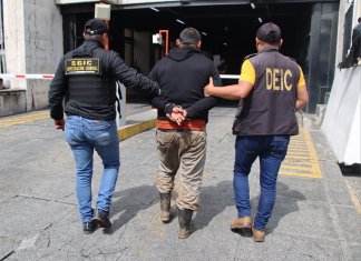 PNC recaptura a hombre que habría sido liberado por pobladores en Palencia PNC recapturan a hombre que fue liberado por una turba en Palencia