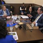 La ministra de Ambiente, Patricia Orantes, responde por el proyecto en Muxbal, que provocó un deslave, según el alcalde Siero. Foto: La Hora / Fabricio Alonzo