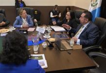 La ministra de Ambiente, Patricia Orantes, responde por el proyecto en Muxbal, que provocó un deslave, según el alcalde Siero. Foto: La Hora / Fabricio Alonzo