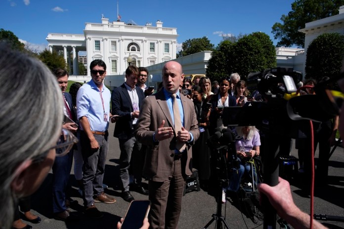El asesor de la Casa Blanca, Stephen Miller, aseguró que el Gobierno de Guatemala solicitó que niños retornaran con sus familias. Foto La Hora: EFE