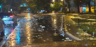 basura agua antorcha