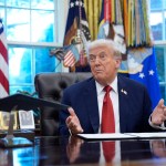 Presidente Trump en la oficina Oval de la Casa Blanca. Foto La Hora: EFE
