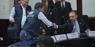 El ministro de Comunicaciones, Miguel Díaz, analiza ofrecer trabajos en Boca del Monte, donde ha habido derrumbes. Foto: La Hora / Fabricio Alonzo