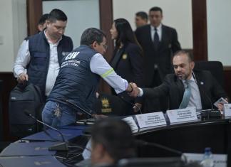 El ministro de Comunicaciones, Miguel Díaz, analiza ofrecer trabajos en Boca del Monte, donde ha habido derrumbes. Foto: La Hora / Fabricio Alonzo