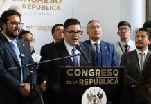 La bancada Cabal presenta una iniciativa para entregar un bono a practicantes de diversificado. Foto: Congreso de la República
