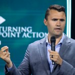 Fotografía de archivo del 26 de julio de 2024 del comentarista y activista conservador Charlie Kirk durante un evento en West Palm Beach. Foto La Hora: EFE
