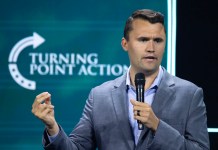 Fotografía de archivo del 26 de julio de 2024 del comentarista y activista conservador Charlie Kirk durante un evento en West Palm Beach. Foto La Hora: EFE