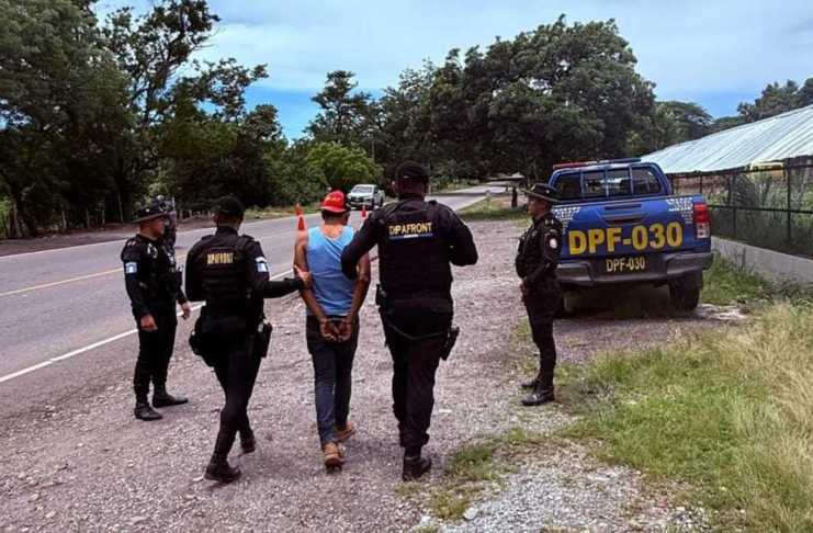 PNC realizó tres capturas por diferentes delitos en Jutiapa e Izabal.