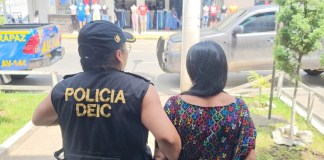 Mujer es señalada por las autoridades de participar en el crimen de un hombre que fue hallado calcinado.