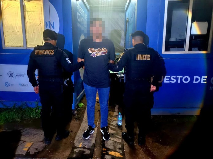 Salvadoreño detenido
