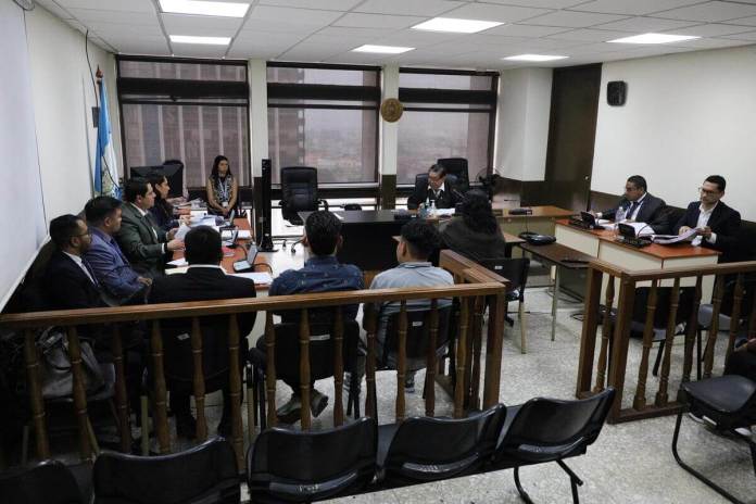 El Tribunal Quinto de Sentencia Penal inicio el juicio en contra de tres estilistas acusados de violación y retenciones ilegales. Foto Daniel Ramírez