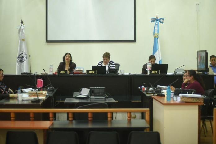 El Tribunal de Mayor Riesgo B suspendió por segunda vez el juicio por el caso Unaerc. Foto La Hora: Fabricio Alonzo