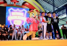 Equipos ganadores junto a Bitty, mascota de IRTRA durante la Copa Nacional de Cheerleading. Foto: IRTRA.