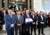 Integrantes de la comisión de Asuntos de Seguridad Nacional oficializan el dictamen favorable a la iniciativa de ley de ciberseguridad. Foto: Congreso de la República