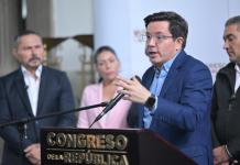 Los diputados Julio Héctor Estrada y Luis Aguirre impulsan la iniciativa de ley de cine, con varios incentivos fiscales. Foto: La Hora / Fabricio Alonzo