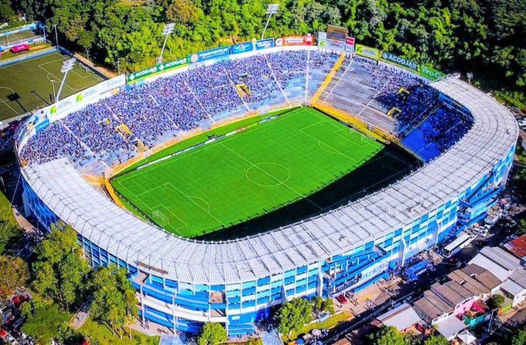 El salvador se encuentra preparando el estadio Cuscatlán para los partidos de la eliminatoria mundialista