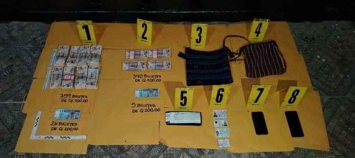 Detienen a dos hombres en carretera de Huehuetenango.