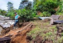 Las lluvias y la saturación de suelos aún aumentando el número de emergencias en diferentes puntos de la república. Foto La Hora: Conred