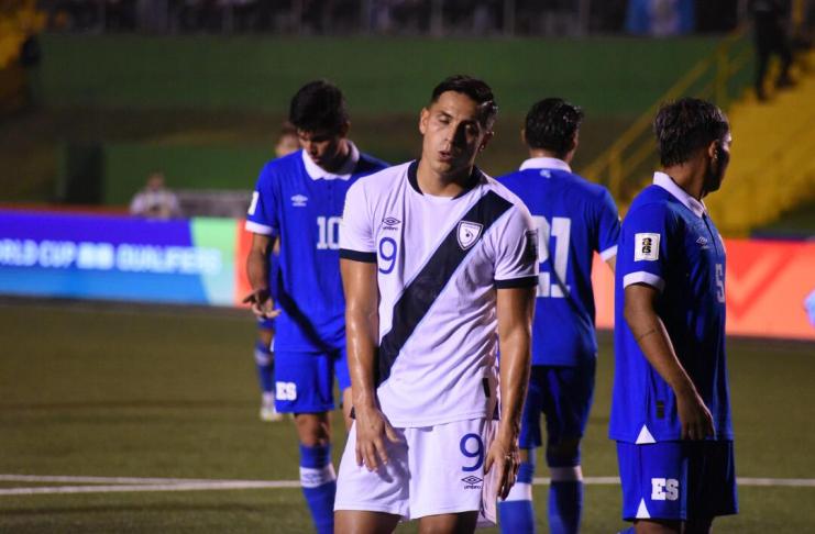 La selección nacional de Guatemala despegó este domingo hacia Panamá, para revertir la derrota ante El Salvador. Foto La Hora: José Orozco