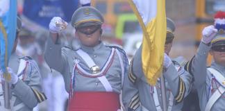 Bandas escolares recorren por las calles en festividades patrias Foto: La Hora