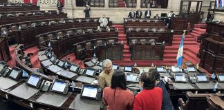 Más de la mitad de diputados no se presentaron a la plenaria para continuar con la interpelación al ministro de Salud. Foto: L a Hora / José Orozco