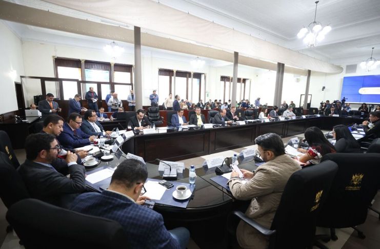Los jefes de bloque se quejan por la situación de las carreteras y citan al ministro de Comunicaciones para el 29 de septiembre. Foto: Congreso de la República