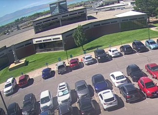 Buró Federal de Investigaciones (FBI) compartió un vídeo del ataque armado en contra de Charlie Kirk este jueves. Foto La Hora: FBI