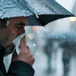 Con las lluvias las personas son propensas a contagiarse de enfermedades respiratorias y gastrointestinales, por ello es importante tomar medidas de prevención. Foto: Freepik.