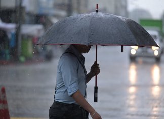 El Insivumeh prevé lluvias severas y viento fuerte para las próximas horas en gran parte del territorio nacional. Foto La Hora: Archivo