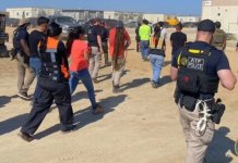 Una redada de inmigración en una ensambladora de vehículos en Georgia, Estados Unidos resultó en la detención de 475 trabajadores.