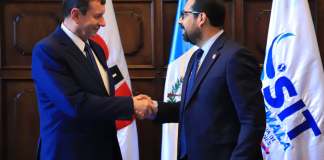 El Ministerio de Educación y la Superintendencia de Telecomunicaciones firmaron un convenio para llevar conectividad a estudiantes
