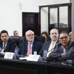 Economistas de Asies, Fundación 2020 e Icefi acudieron a la reunión con la comisión legislativa de Finanzas. Foto: Congreso de la República