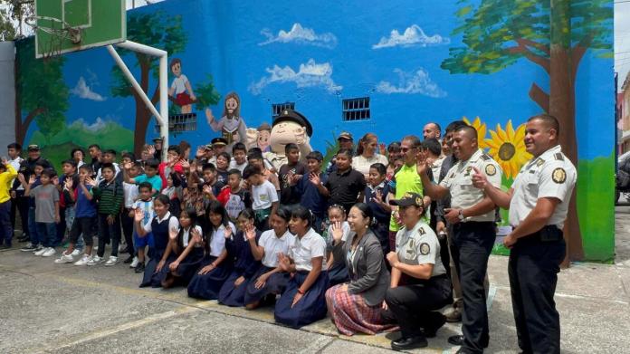 PNC hace entrega de proyecto de recuperación de espacios públicos.