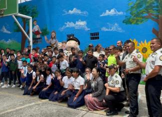 PNC hace entrega de proyecto de recuperación de espacios públicos.